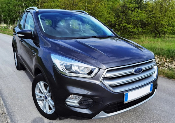 Ford Kuga cena 66100 przebieg: 127100, rok produkcji 2019 z Więcbork małe 137